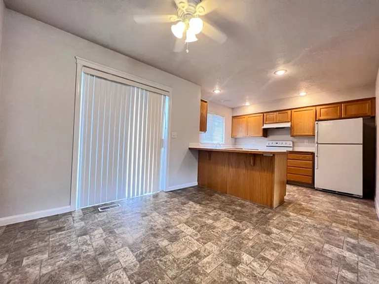 3016 W Madison Ave — Photo 5