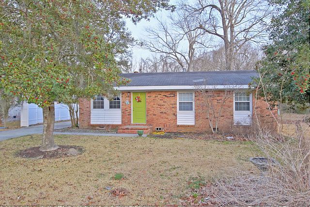 1st image of 116 Sprucewood Dr