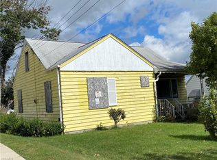 535 W Wilson St, Struthers, OH 44471