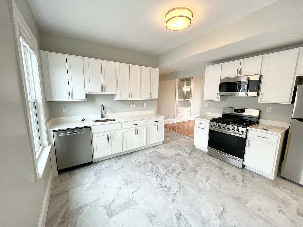 Building Photo - 159 Boston St #3