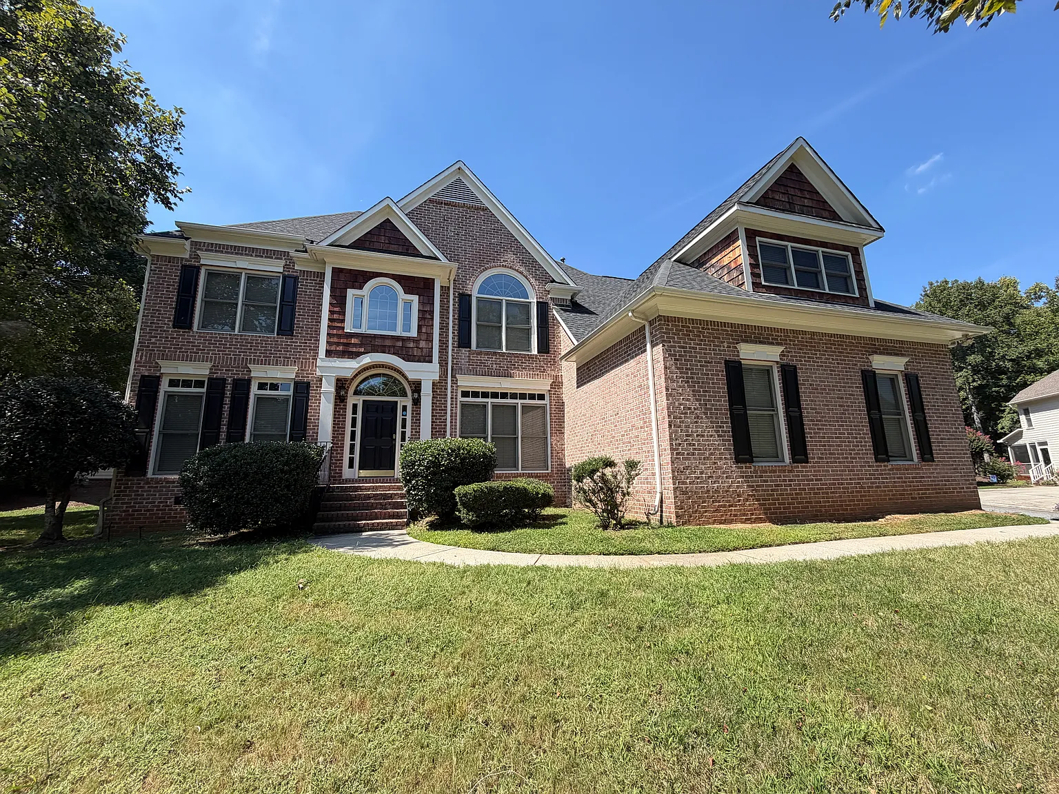 4 bed, 3.5 bath, 3600 sqft, $3,500 — Photo 1