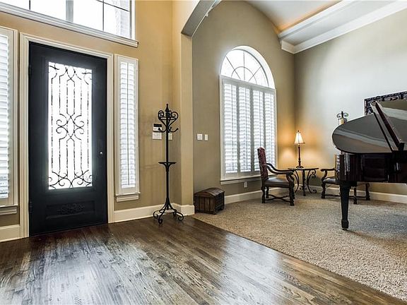 3rd image of 4565 Druid Hills Dr