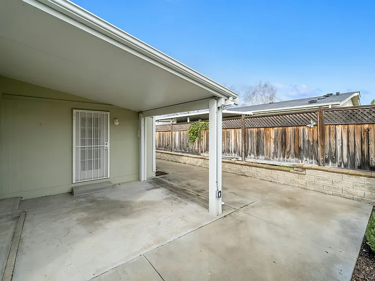 351 Lark Dr — Photo 12