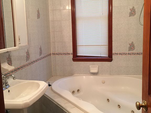 3rd image of 761 E 220th St #2