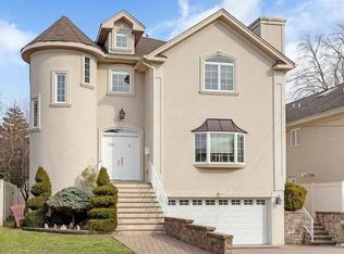 330 6th St, Saddle Brook, NJ 07663