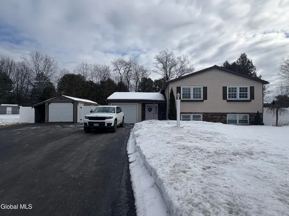 6 Stuyvesant Court, Ballston Spa, NY 12020