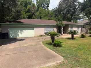 1714 W Sealy St, Alvin, TX 77511