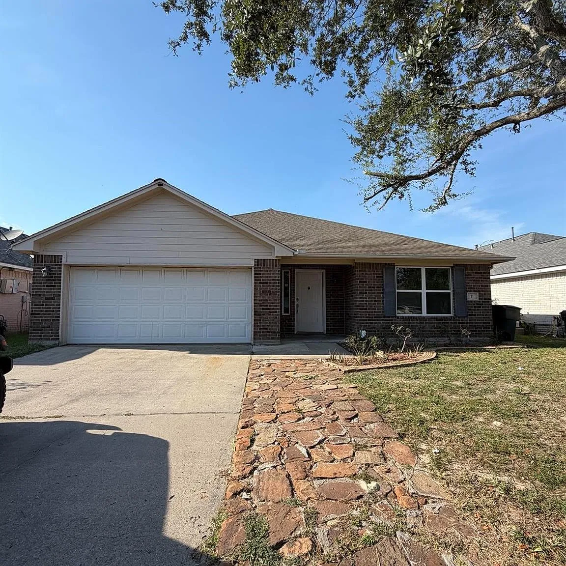 3 bed, 2.0 bath, 1524 sqft, $2,199 — Photo 2