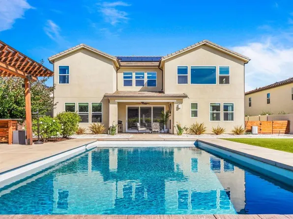 2880 Livery Pl, Escondido, CA 92029