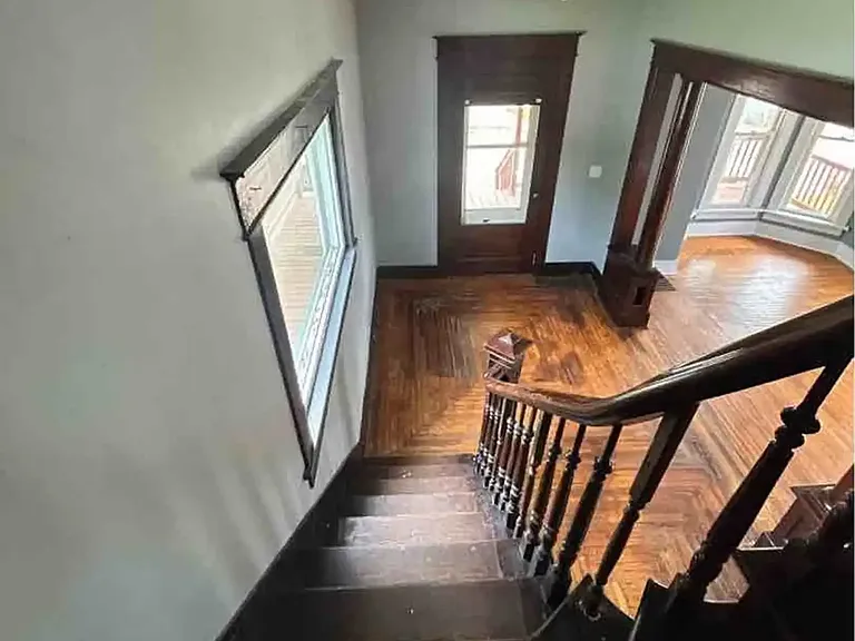 339 N West Ave — Photo 2