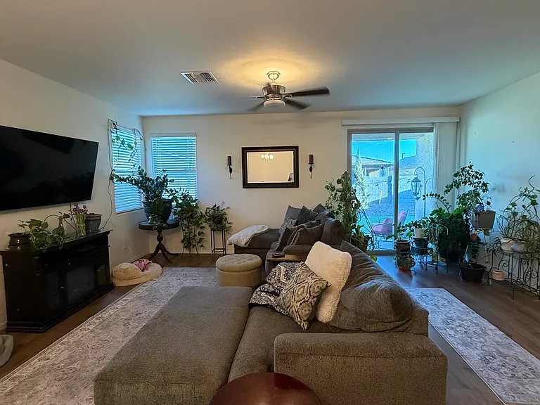 17621 W Daley Ln — Photo 8