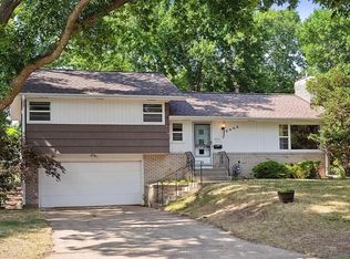 2908 W 93rd St, Bloomington, MN 55431