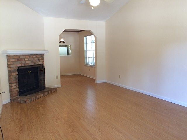 1st image of 3126 Hotchkiss Ln
