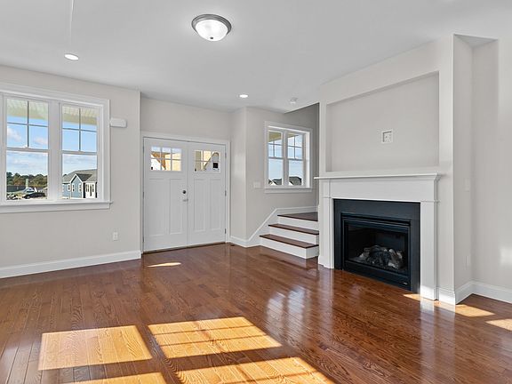 3rd image of 0-4 Hunter Cir