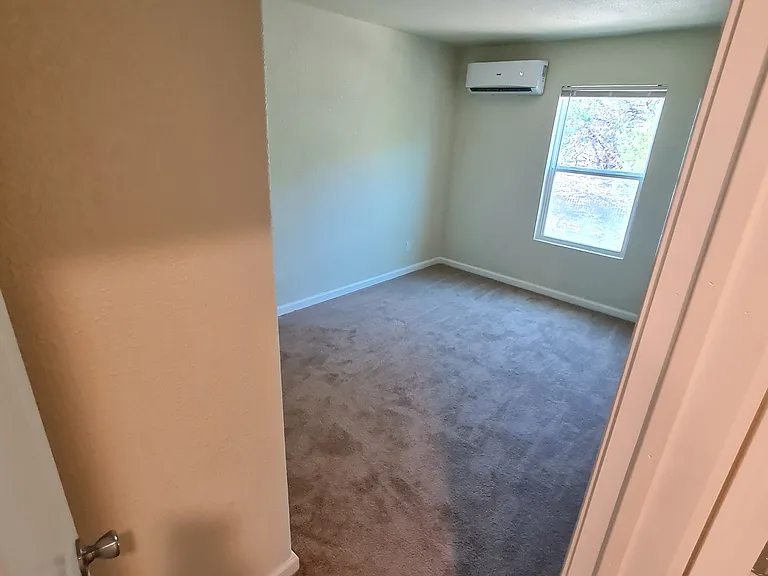 527 Oak Lawn Dr #4 — Photo 7