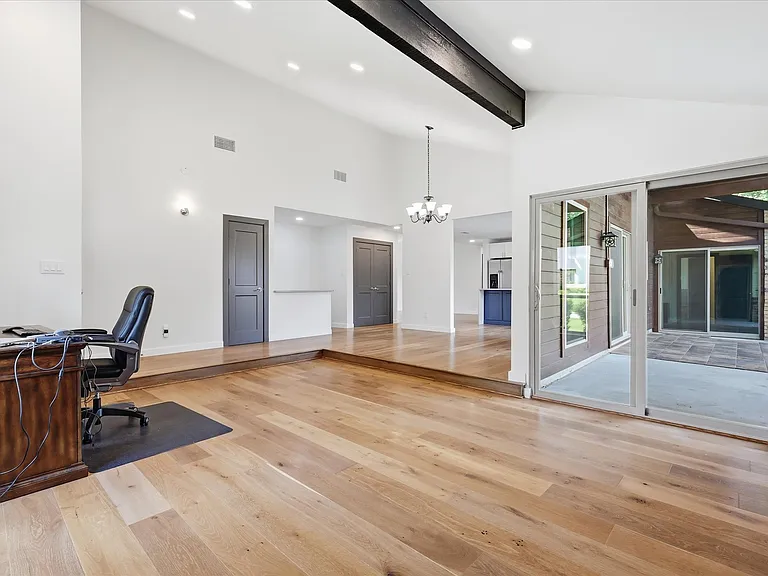 4549 Fremont Ln — Photo 9
