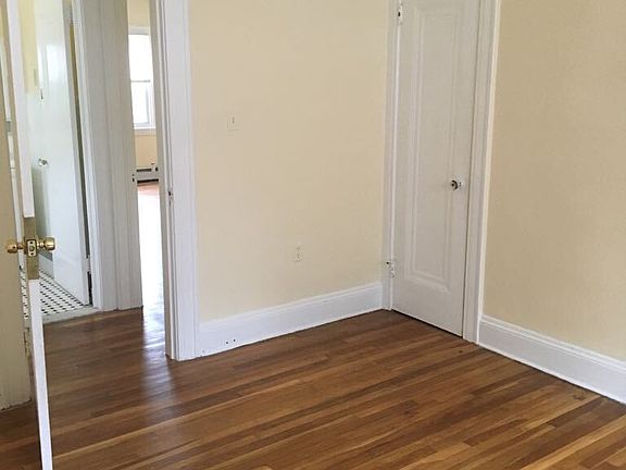 5th image of 1609 Chapel St #A