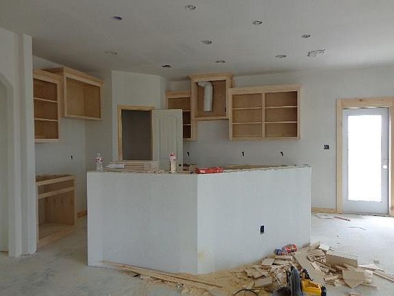 3rd image of 7601 Granite Dr