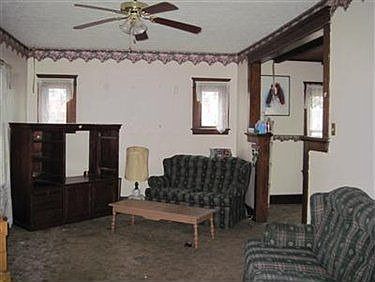 4th image of 4212 Birchwood Ave
