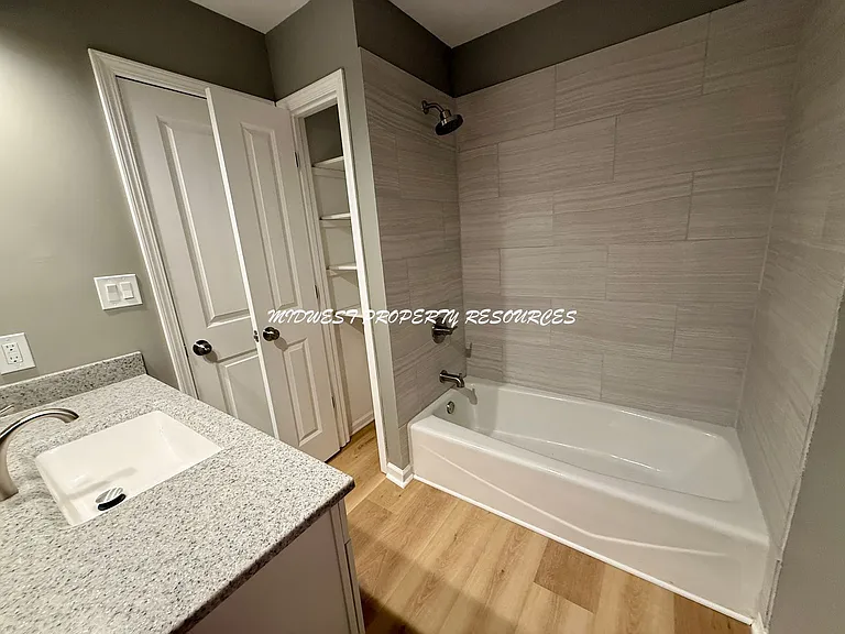 203 NW Market Pl #B — Photo 11