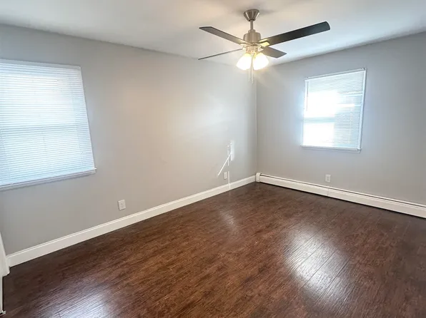 5708 Broadway image 3 of 11