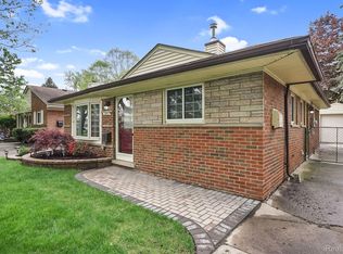 12863 Royal Grand St, Redford, MI 48239