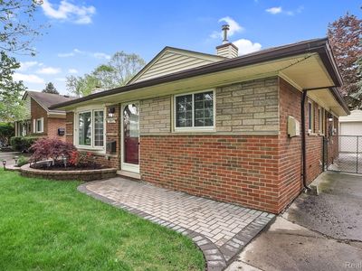 12863 Royal Grand St, Redford, MI, 48239