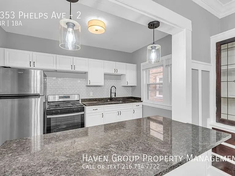 1353 Phelps Ave #2 — Photo 10