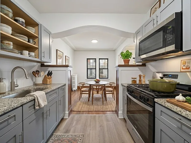 Bella Casa Apartments — Photo 12