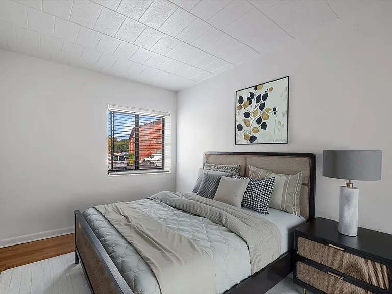 Edgewood Court Apartments — Photo 10