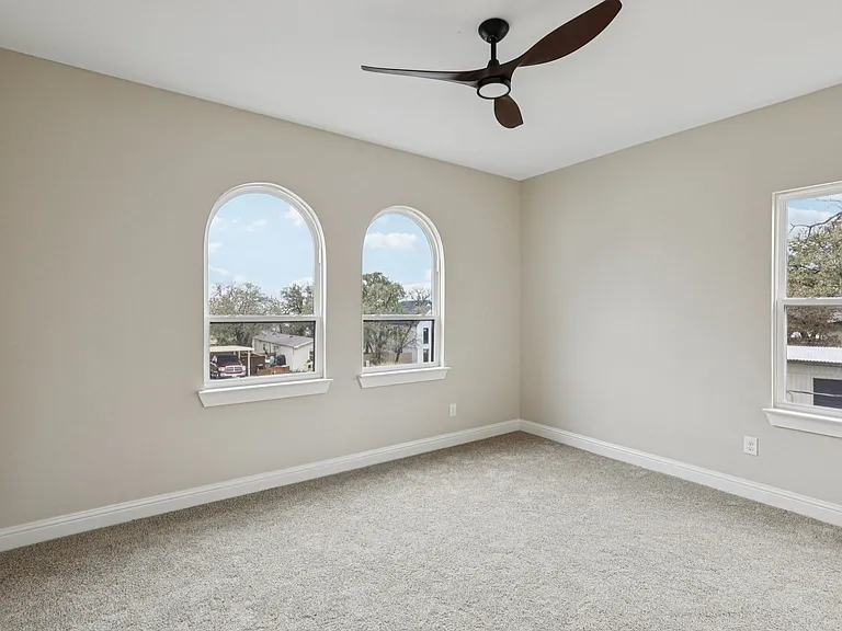1713 Highland Dr W — Photo 16