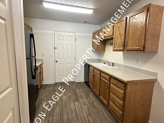 2nd image of 220 Delaware Ave APT B