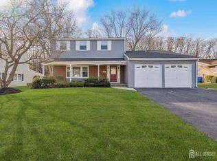 213 Swedes Run Dr, Delran, NJ 08075