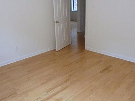 3rd image of 446 Saint Johns Pl APT 6D