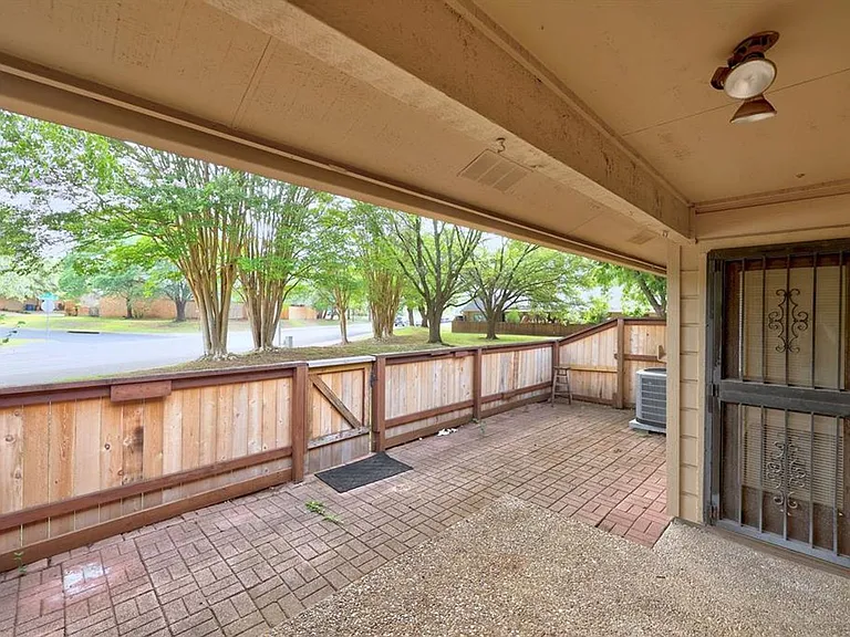 7211 Lakewood Dr #G-124 — Photo 15