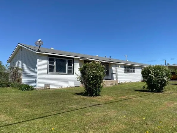 502 E 6th St, Newkirk, OK 74647