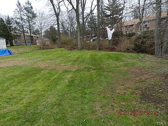 3rd image of 595 Woodside Ave