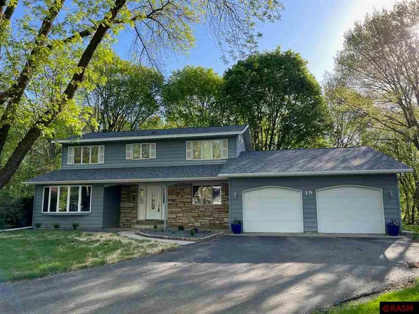 19 Robin Ct, North Mankato, MN 56003