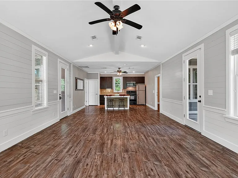 5428 Raymond Stotzer Pkwy — Photo 31