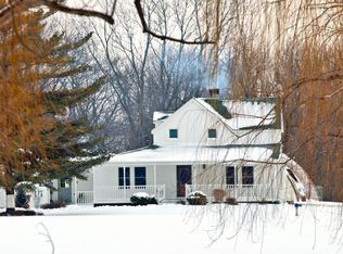 28804 W Roberts Rd, Barrington, IL 60010