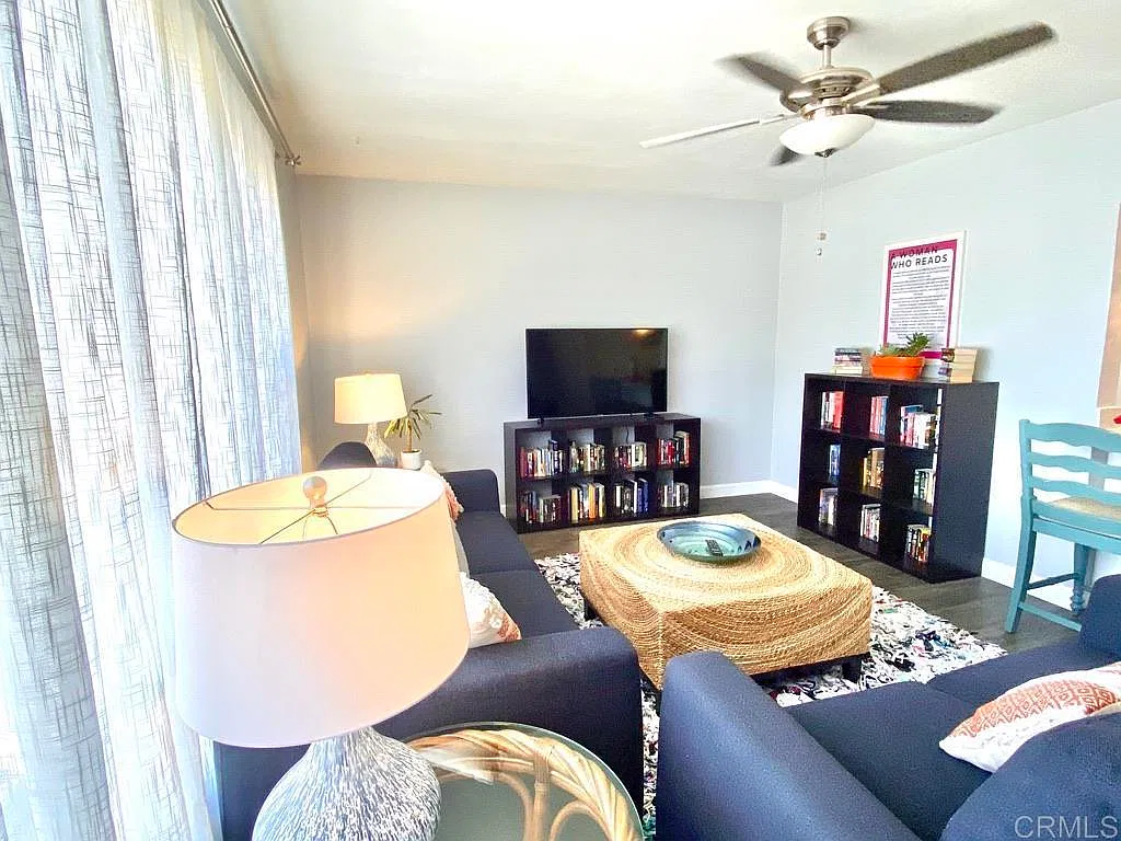 2 bed, 900 sqft, $3,600 — Photo 1
