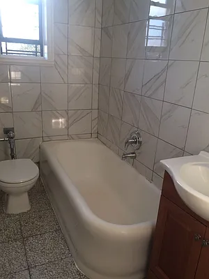 Rented by RR Jamaica Inc | media 4