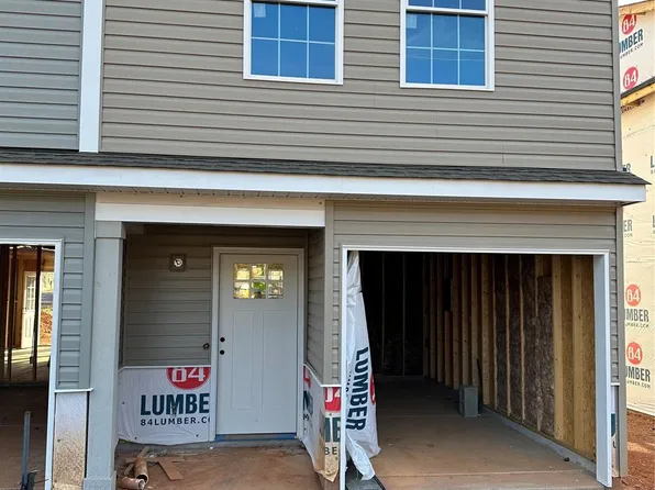 1030 10th Ave NE, Hickory, NC 28601