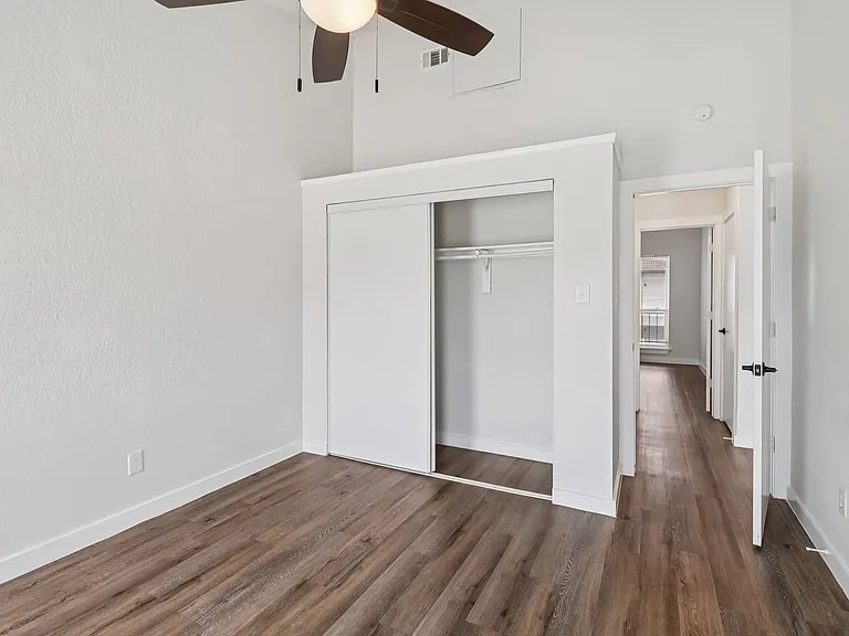 Courtyard Condos — Photo 48