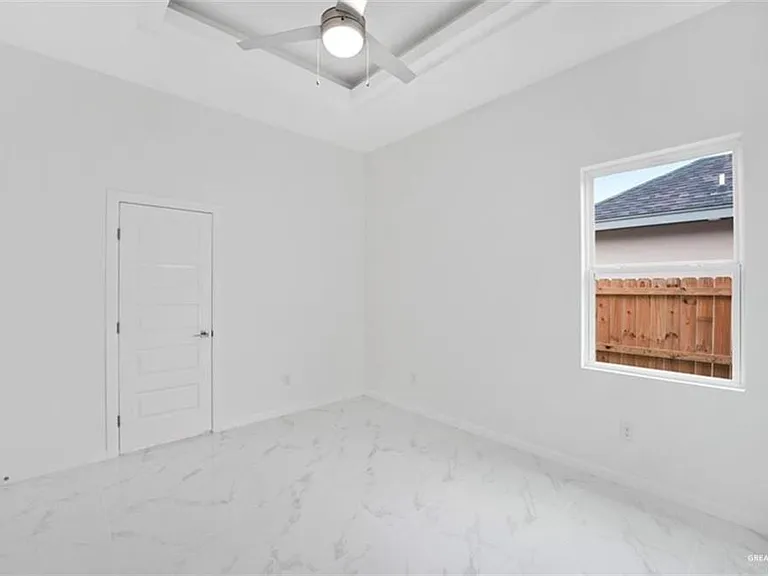3121 E Kennedy Ave — Photo 6