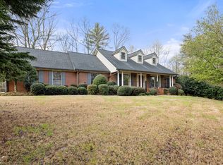 176 Thunder Ridge Dr, Cleveland, GA 30528