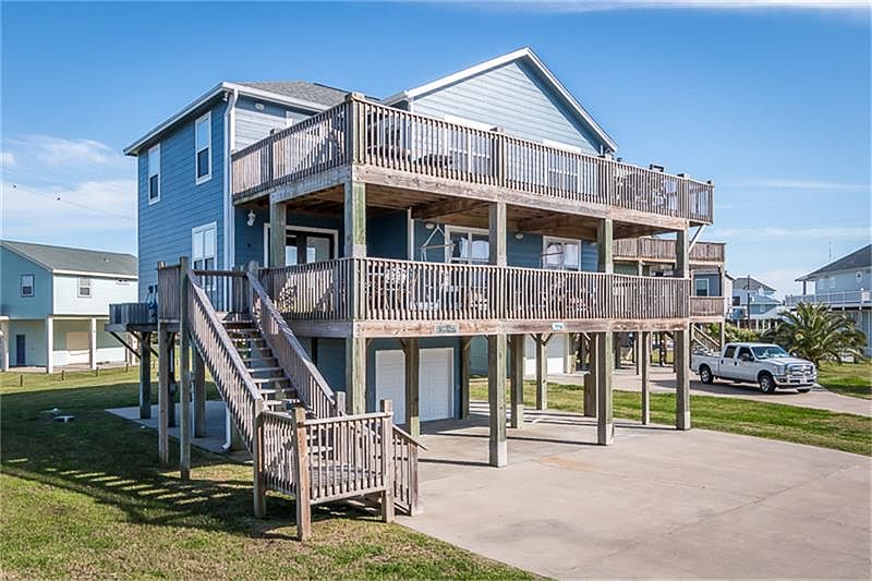 1st image of 3244 Castle Dr