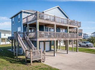 3244 Castle Dr, Crystal Beach, TX 77650