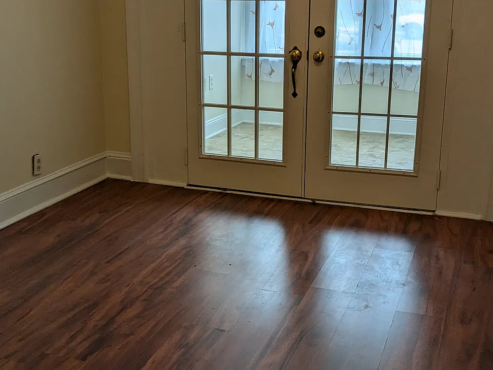 Entrance to sitting room