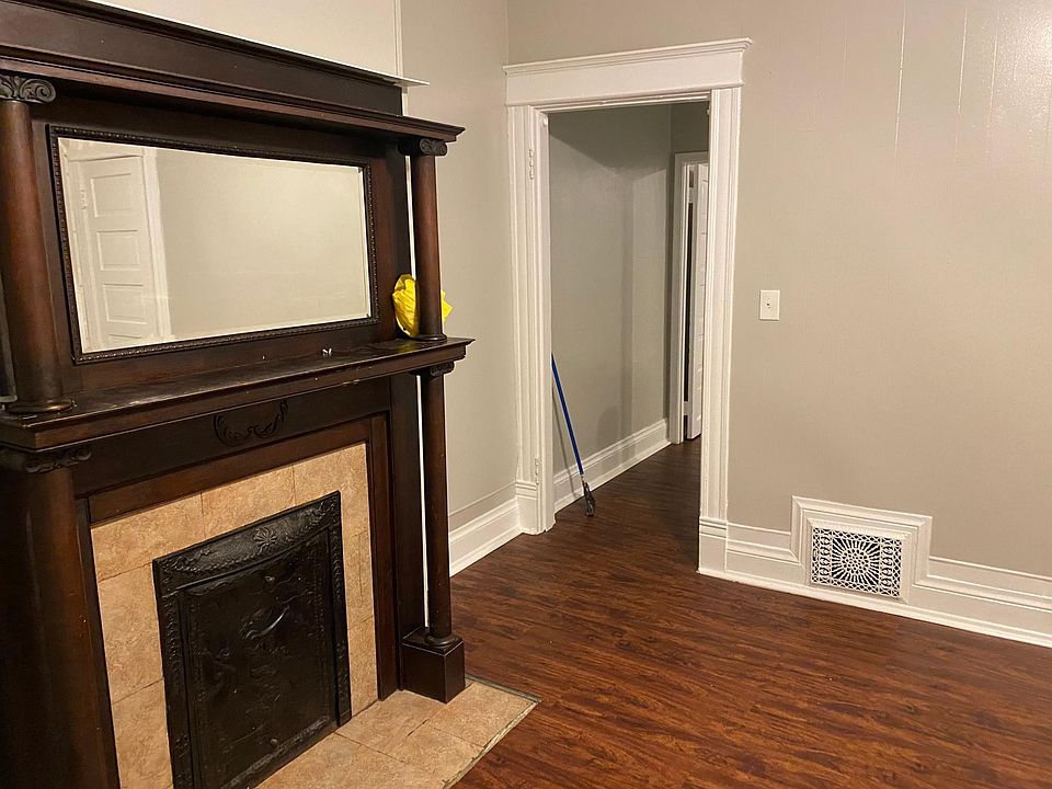 1st image of 4916 Forest Ave #3